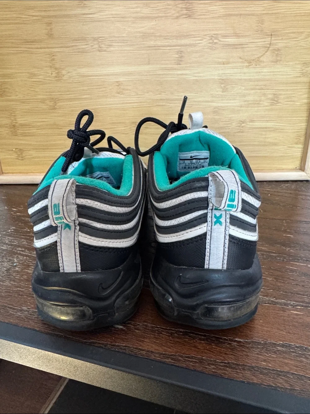 Nike Black White Teal Wave-Striped Running Shoes